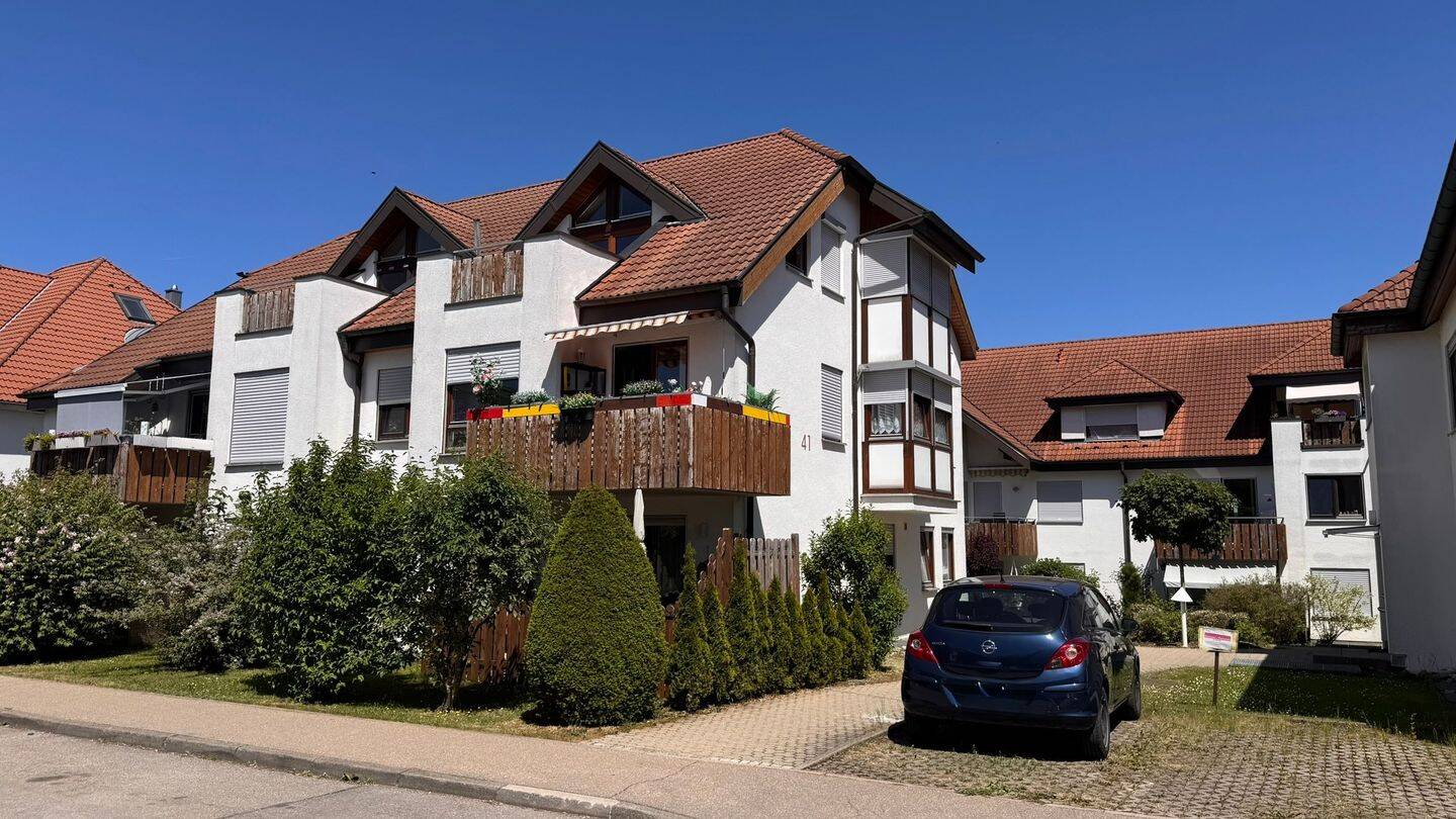 Gepflegte 3,5 Zimmer Wohnung inkl. hochwertiger Einbauküche und TG-Stellplatz, 89150 Laichingen