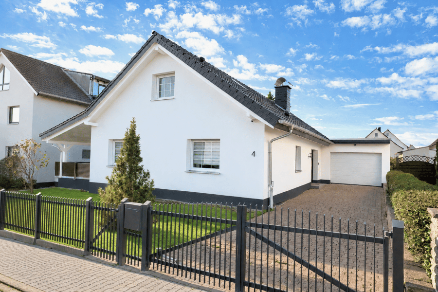 Provisionsfrei* Modernes Einfamilienhaus mit Anbau, Kamin, Sauna & Sonnenterrasse 260m² Wohnflächenpotenzial, 64354 Reinheim