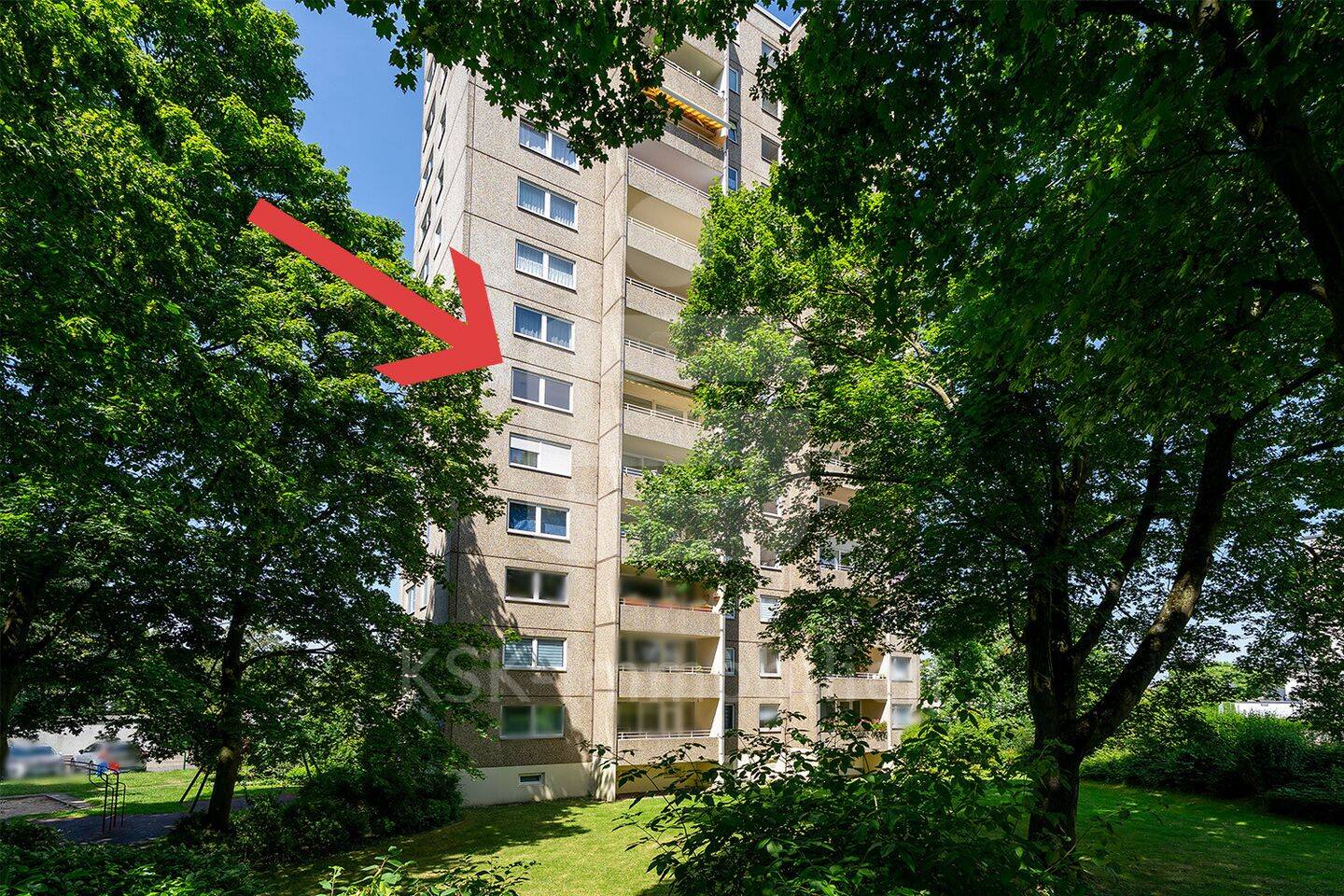 Schöne Aussichten bietet diese großzügige 4 Zimmer-Eigentumswohnung., 51469 Bergisch Gladbach