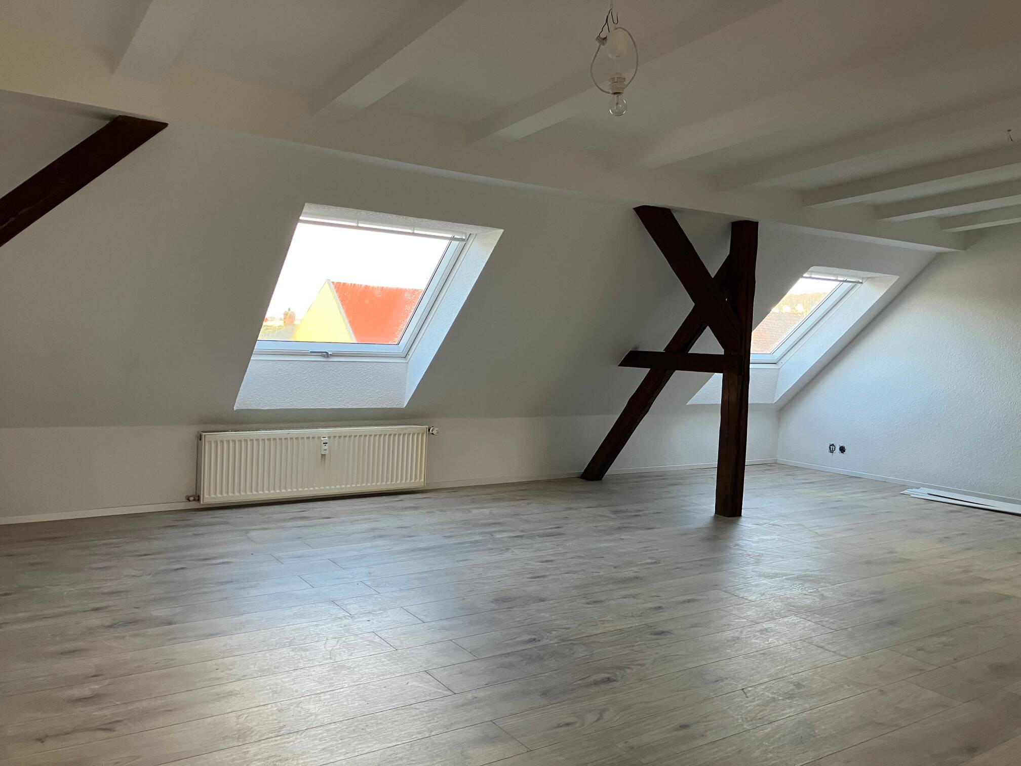 Schöne Dachwohnung, 7548 Gera