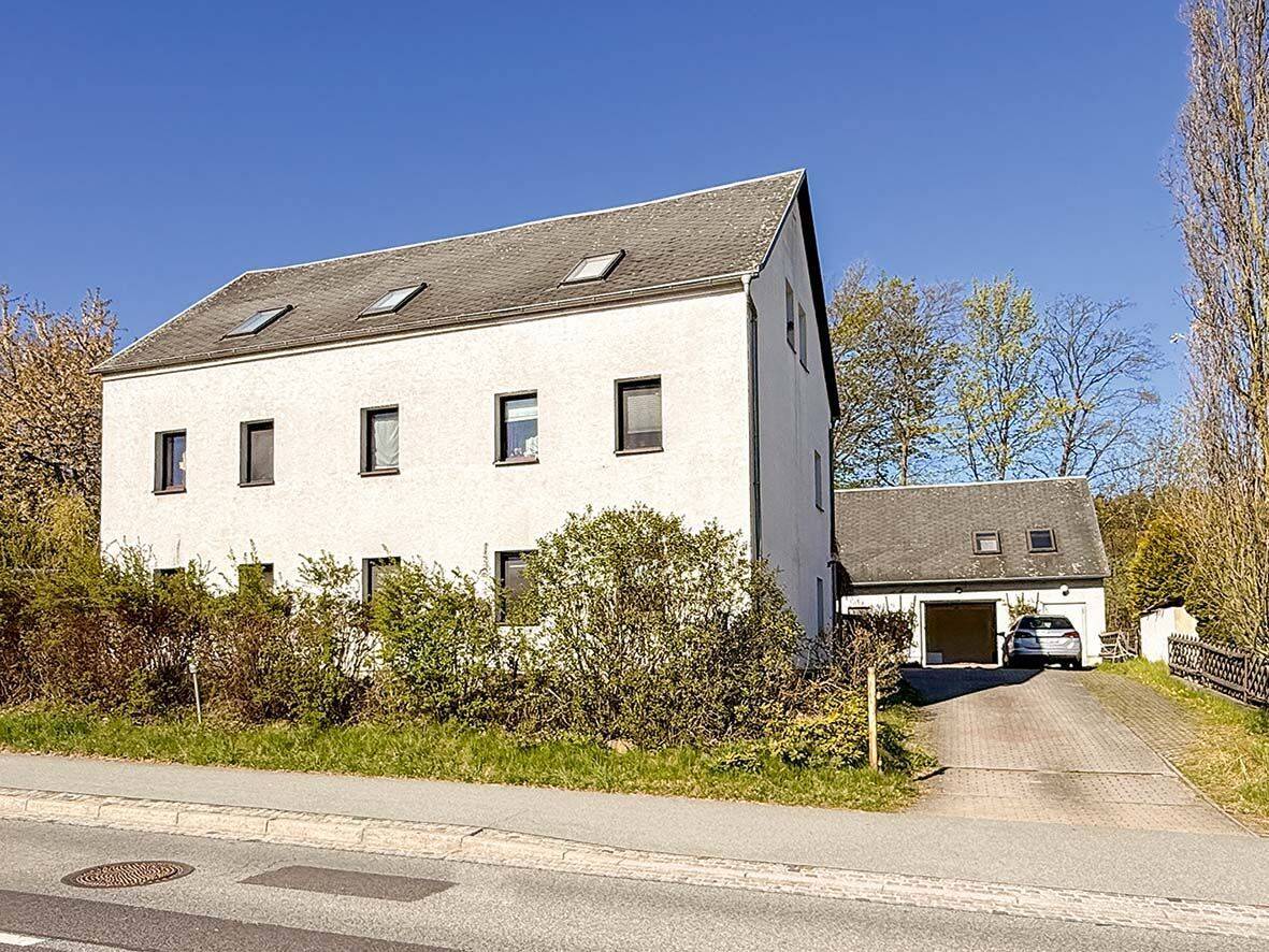 Gepflegtes Mehrfamilienhaus mit Garage, Stellplätzen und grünem Außenbereich, 2681 Schirgiswalde-Kirschau