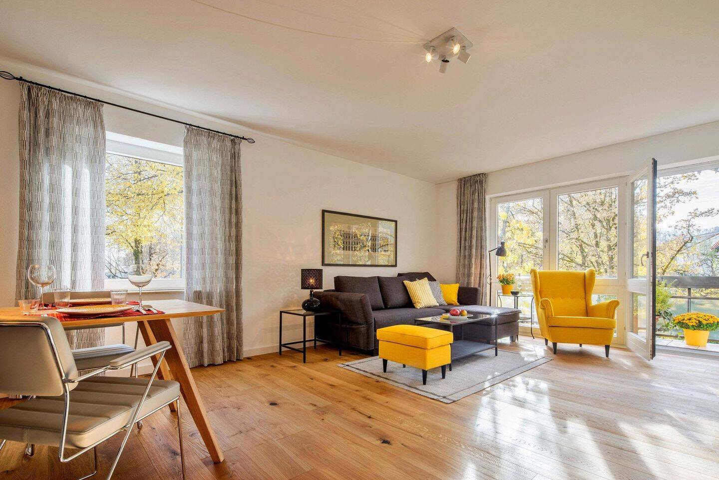 Großzügige, lichtdurchflutete 2-Zimmer-Wohnung, voll möbliert, in Bestlage München-Harlaching, 81545 München (Untergiesing-Harlaching)
