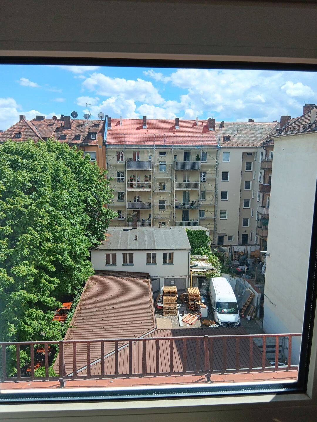 Gemütliche, helle 3-Zimmer-Dachgeschosswohnung mit Tageslichtbad in Nürnberg-Galgenhof, 90459 Nürnberg