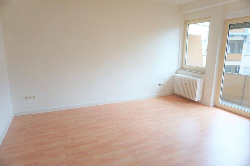 Single-Appartement am Bahnhof mit Balkon, 63739 Aschaffenburg (Innenstadt Österreicher Kolonie)