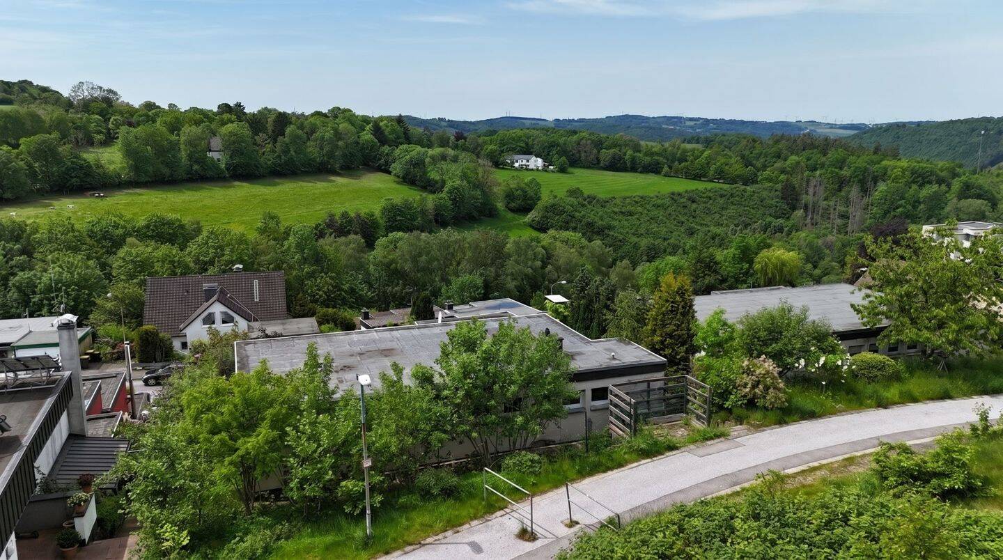 Raus aus dem Tal, hoch auf den Nettenscheid: Freistehendes Einfamilienhaus, 58762 Altena