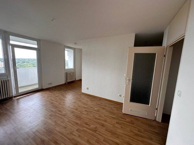 Schöne 1-Zimmer-Wohnung mit Balkon zu vermieten!, 60433 Frankfurt am Main (Bonames Dornbusch Eschersheim Frankfurter Berg Preungesheim)
