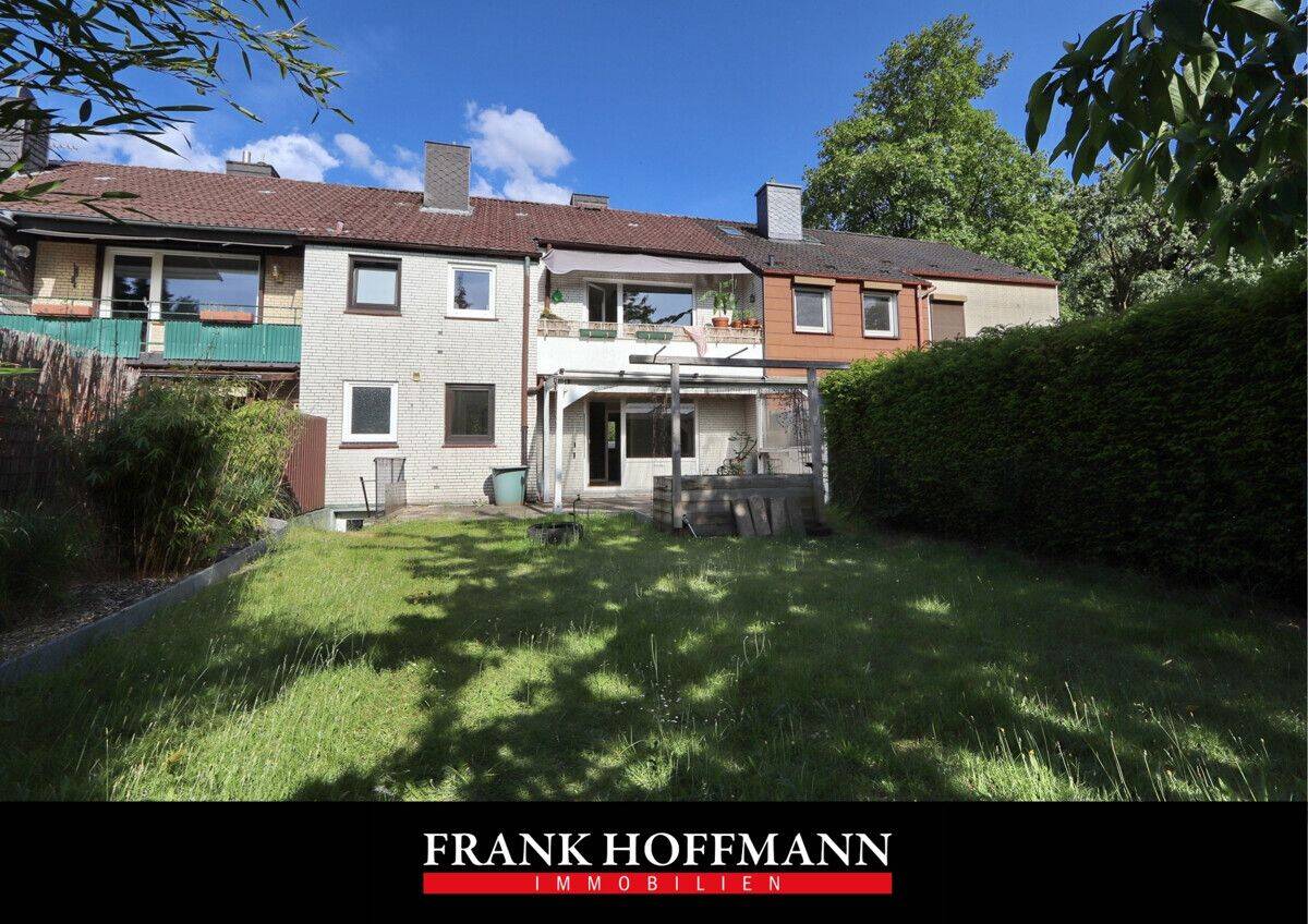 Großes Mittelreihenhaus mit 2 Einheiten und Carport in Norderstedt, 22844 Norderstedt