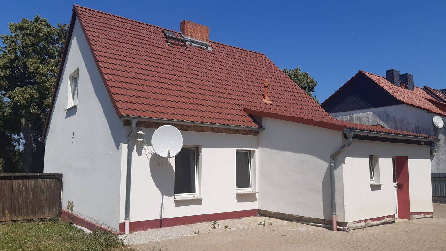 Schönes Wohnhaus mit Nebengebäude und großzügigem Garten, 14827 Wiesenburg/Mark