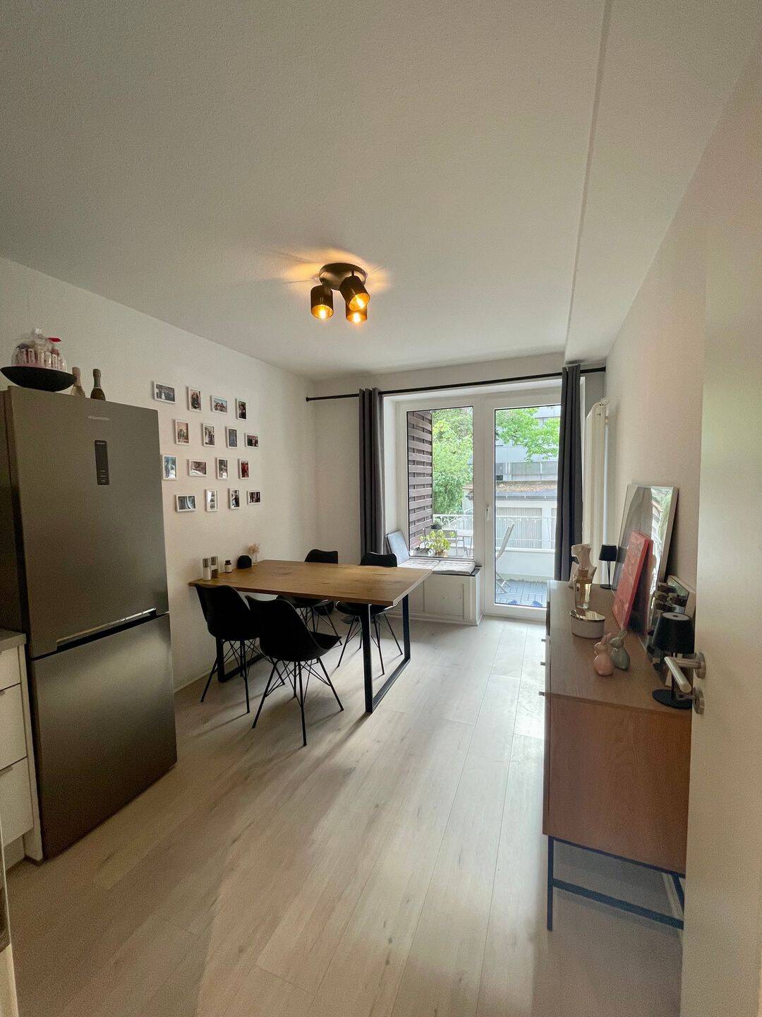 D-Innenstadt: Moderne, helle, ruhige und voll möblierte 1-ZKB-Wohnung mit Wohnküche und SW-Balkon, 40227 Düsseldorf (Eller Oberbilk)