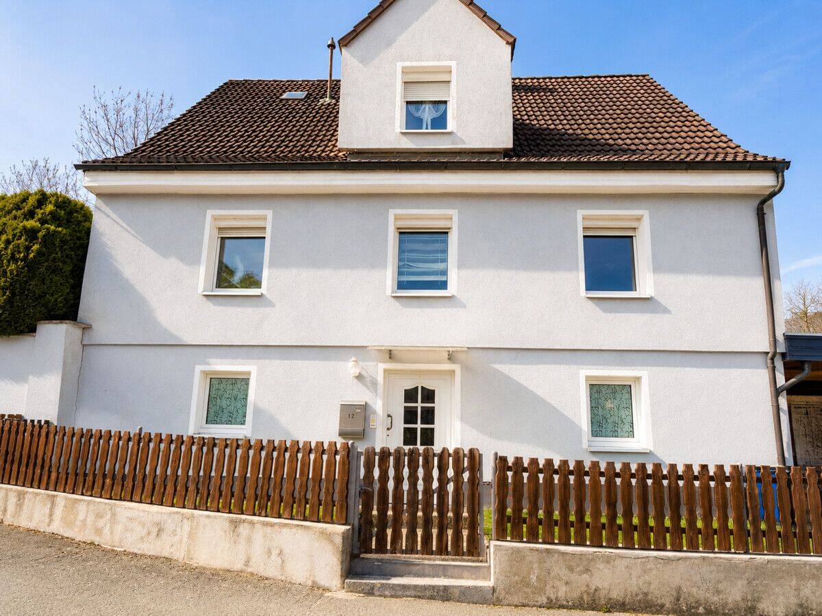 Ein Refugium voller Möglichkeiten in Kupferberg – Gepflegtes Zweifamilienhaus, 95362 Kupferberg