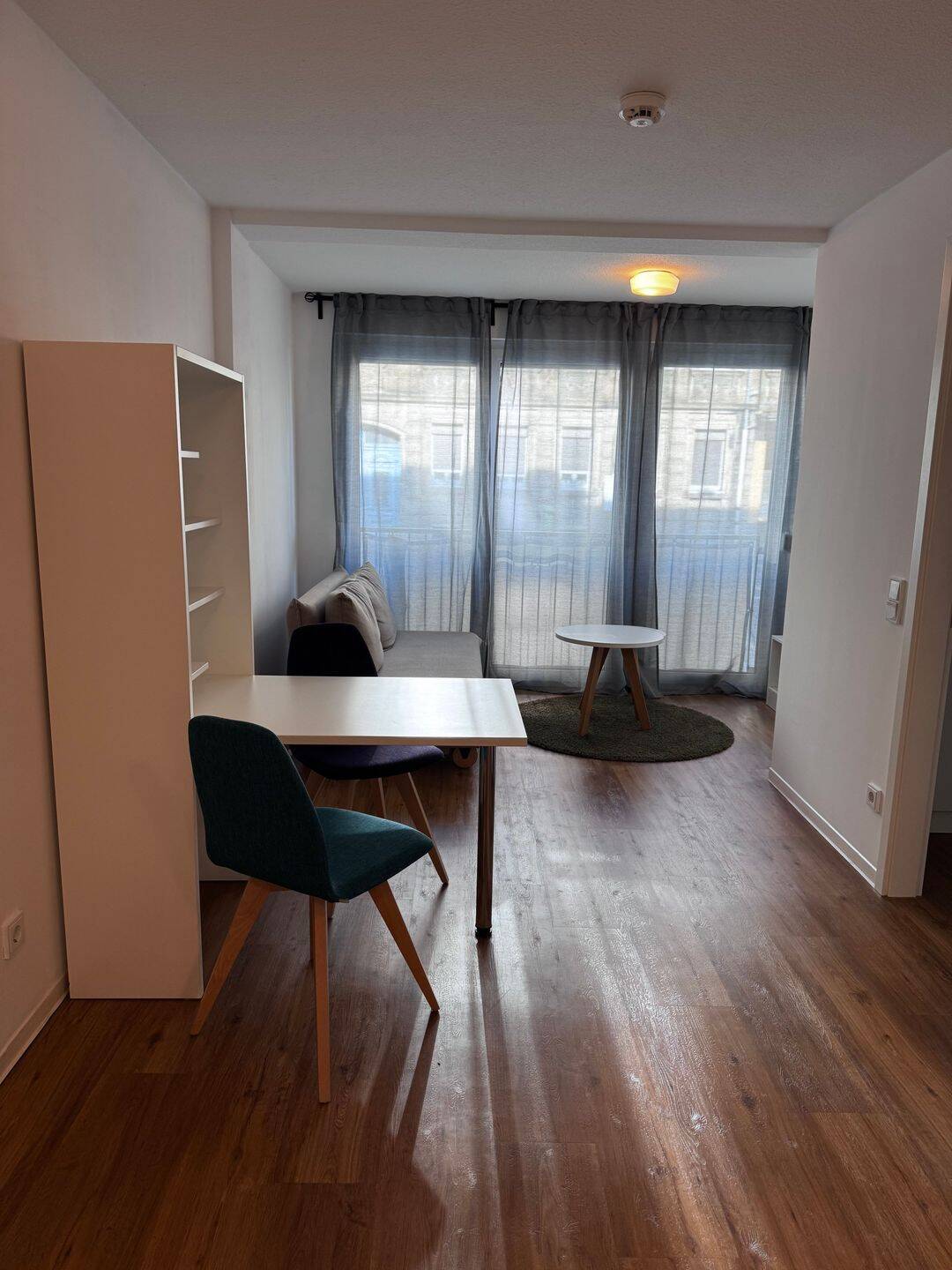 Gut geschnittene, möblierte 2-Zimmer-Wohnung in toller Lage, 90763 Fürth (Südstadt Weikershof)