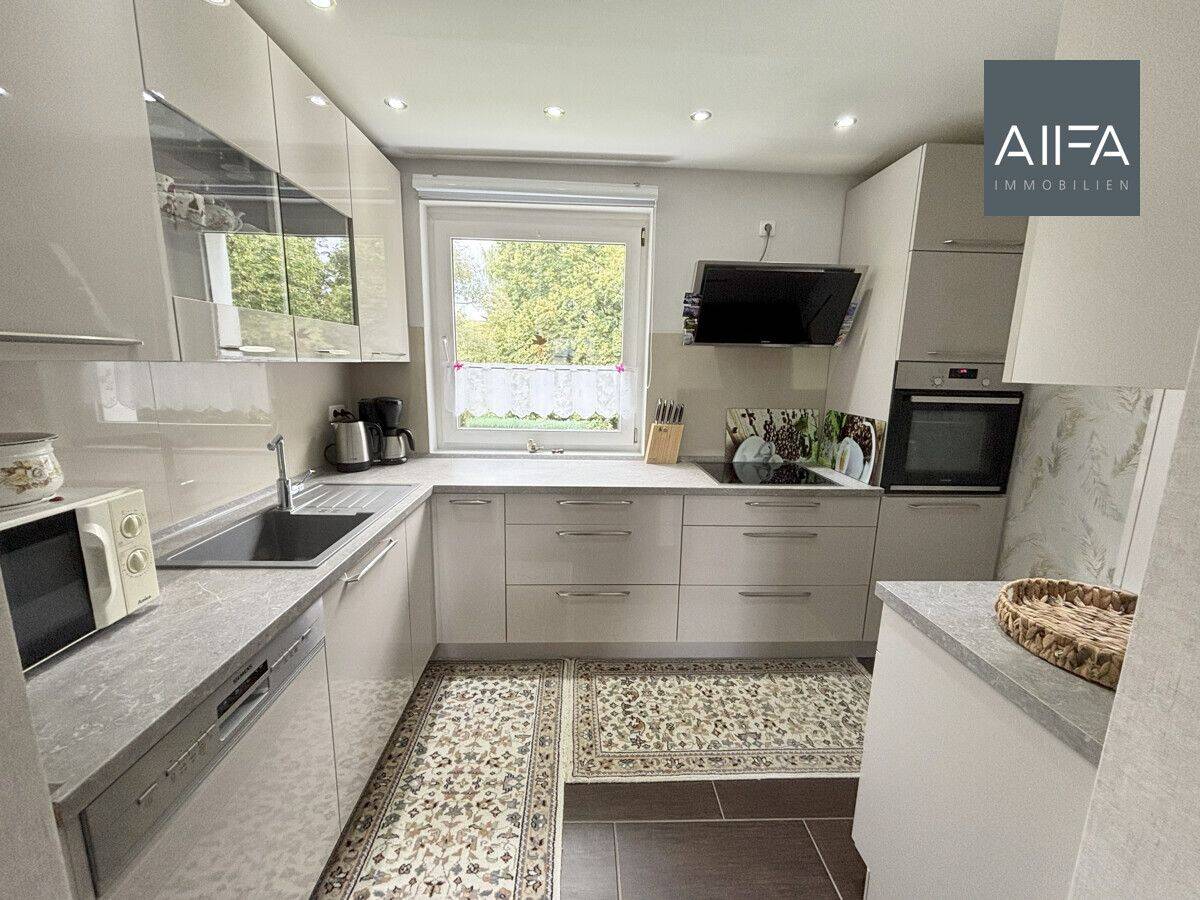 AllFa – Helle 5-Zimmer-Wohnung mit Loggia in Mönchengladbach-Wickrath!, 41189 Mönchengladbach