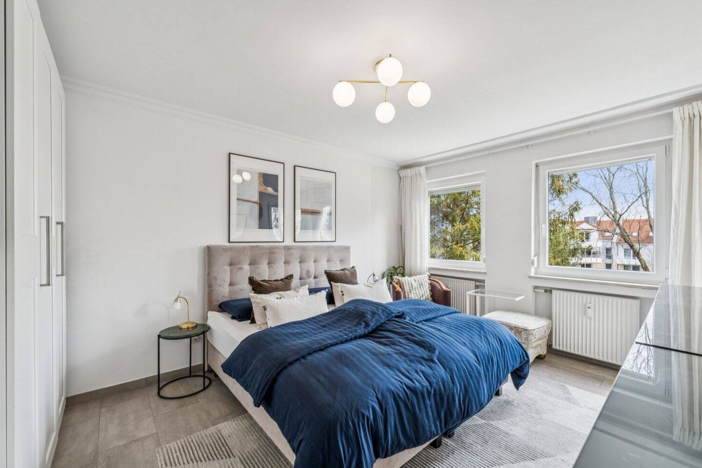 Clever investieren oder selbst genießen – Stilvoll renovierte 2-Zimmer-Wohnung mit Balkon & Loggia in ruhiger Lage von Gröbenzell, 82194 Gröbenzell