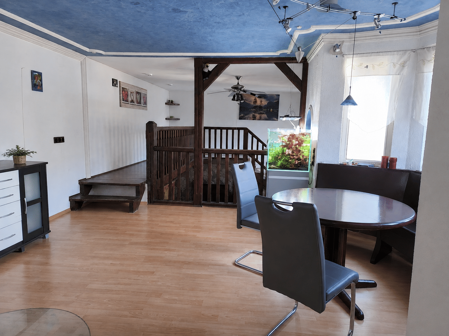 Großzügige 5 Zimmer Wohnung, 97264 Helmstadt