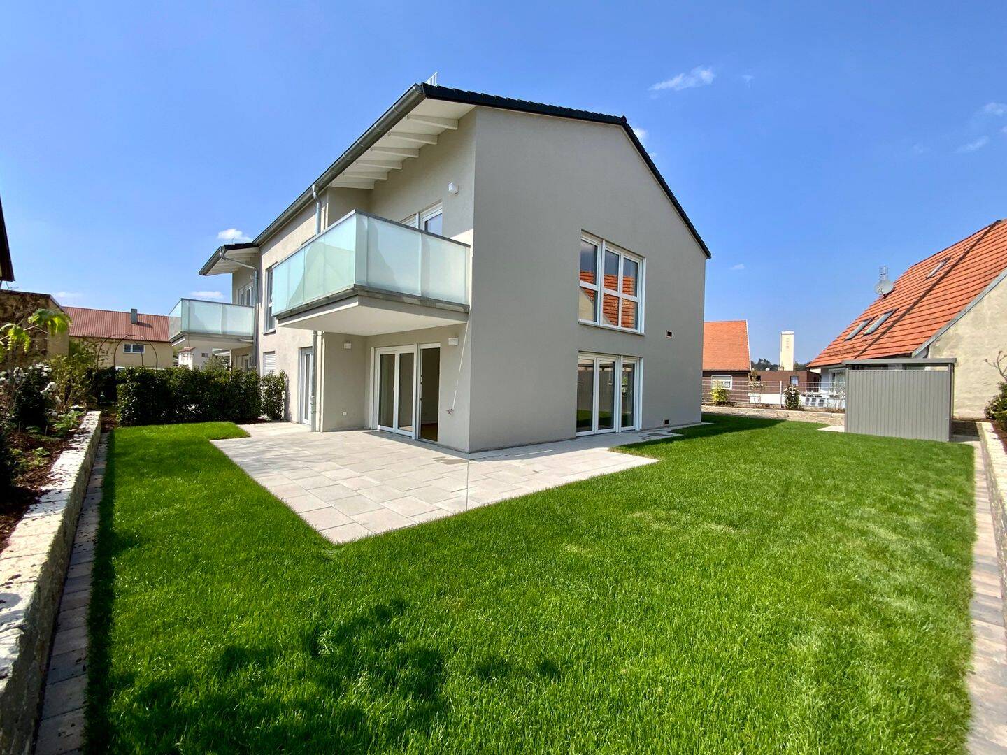 Großzügige 3-Zimmer-Erdgeschosswohnung mit traumhaften Garten und Klimaanlage, 74366 Kirchheim am Neckar