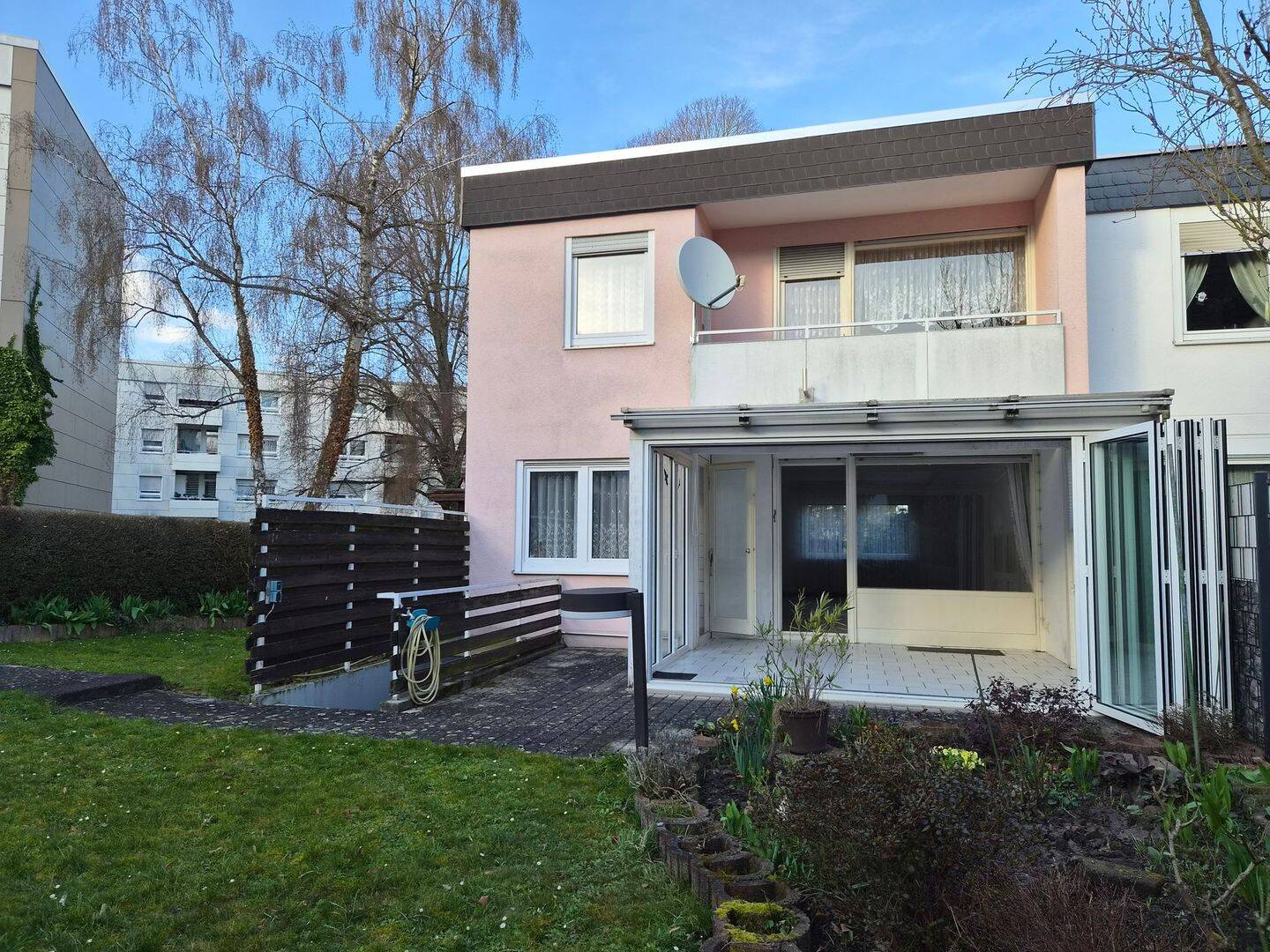 Reiheneckhaus mit Wintergarten in Schwalbach am Taunus, 65824 Schwalbach am Taunus