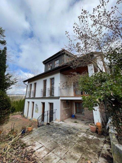 ***Verborgener Charme in Hanglage…stark renovierungsbedürftiges Haus mit herrlicher Aussicht***, 90518 Altdorf b. Nürnberg