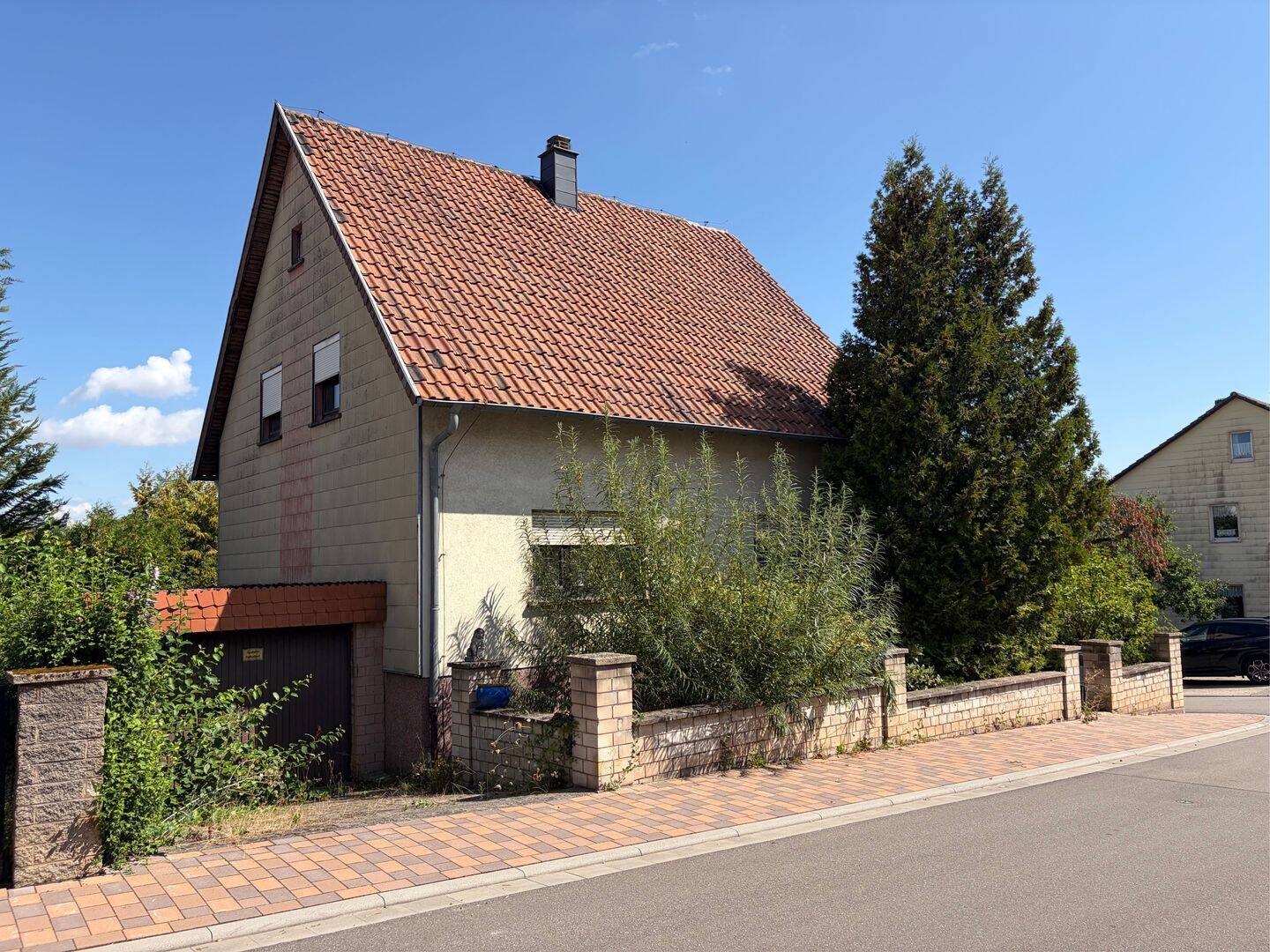 Freistehendes Einfamilienhaus in exklusiver und ruhiger Lage in Petersberg, 66989 Petersberg