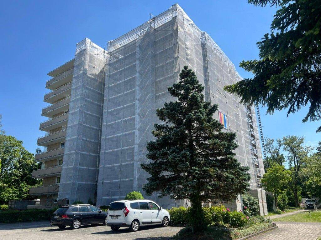 Brück Immobilien – Großzügiges 1 Zi.-Appartement mit W-Balkon zum Renovieren, 82061 Neuried