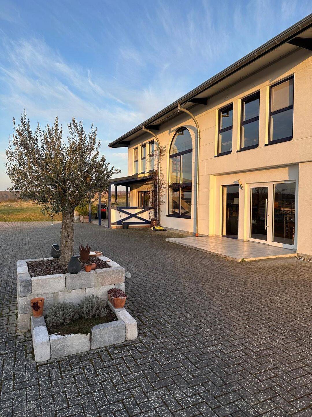 Wohnhaus mit Gewerbehalle und Gewerbefläche, 56348 Bornich