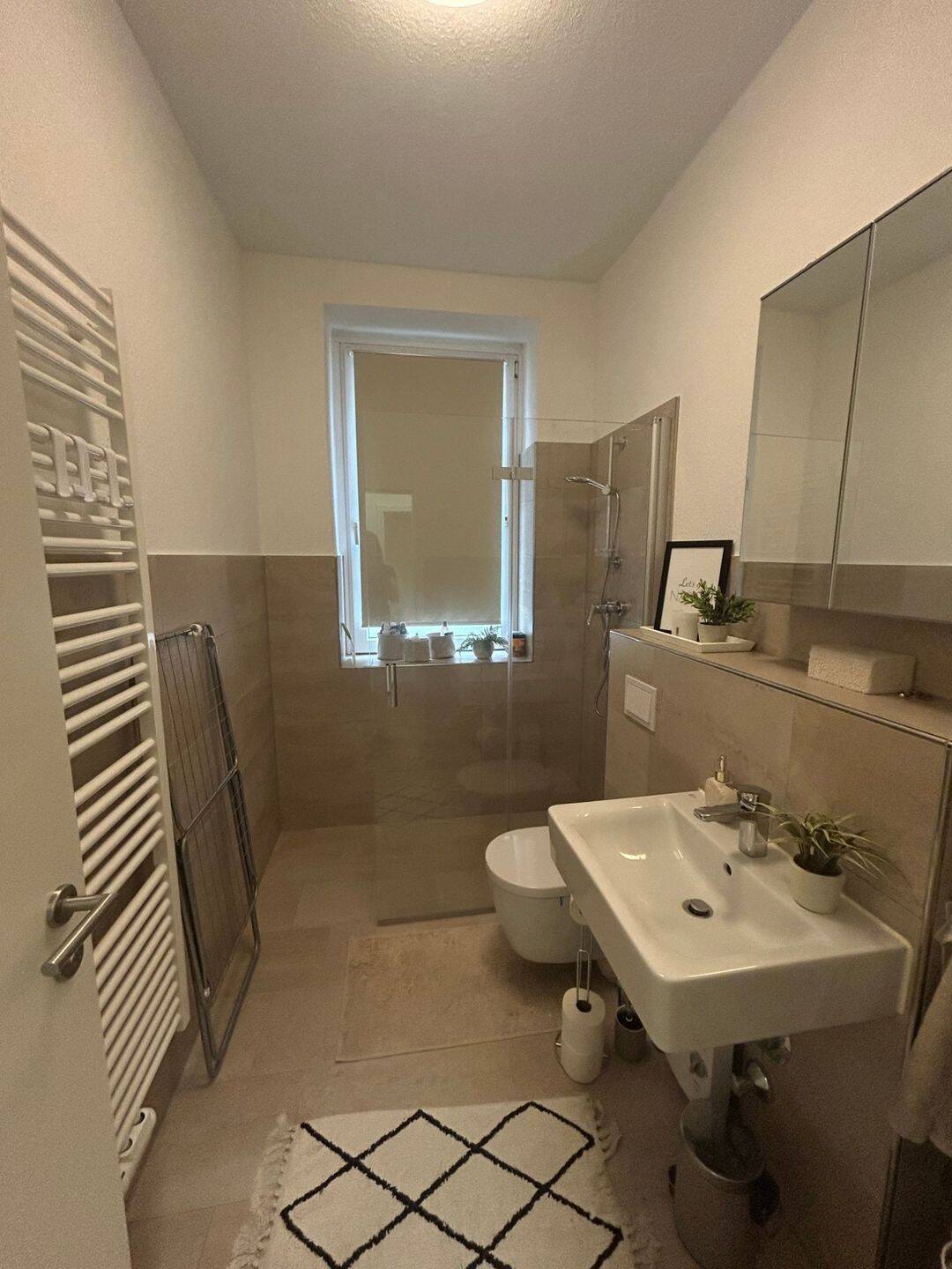 ** Modernisierte 2-Zi-Wohnung in beliebter Lage von Essen-Holsterhausen **, 45147 Essen (Frohnhausen Holsterhausen Rüttenscheid)
