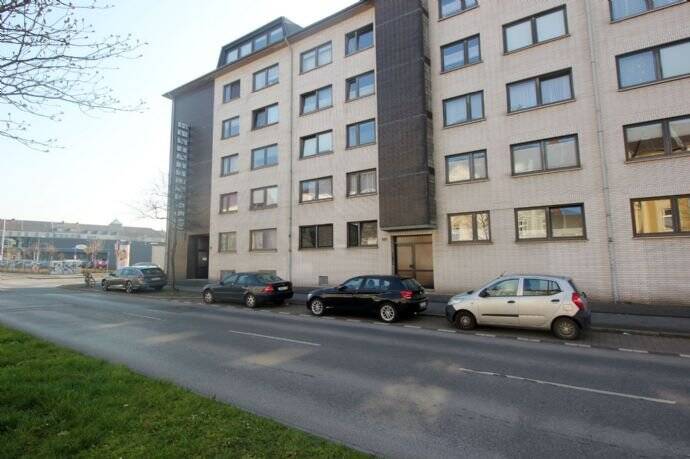 DU-Neudorf, Sternbuschweg 255, 3. OG, Aufzug, 50 m², kompl. renoviert, 1 Wohn -, 1 Schlafzimmer, Küche, Diele, Bad, 47057 Duisburg (Dellviertel Hochfeld Neudorf-Nord Neudorf-Süd)