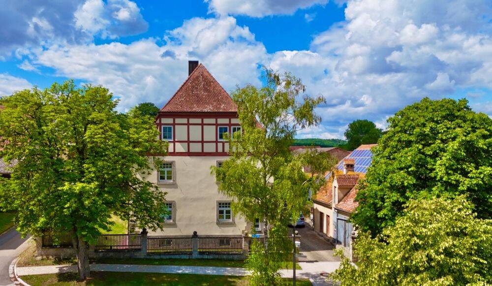 Schönes Anwesen in naturnaher Lage von Bad Windsheim, 91438 Bad Windsheim
