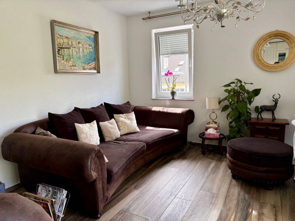 Hochwertige Erdgeschosswohnung mit Terrasse, Garten und Kaminofen in ruhiger Lage, 78247 Hilzingen