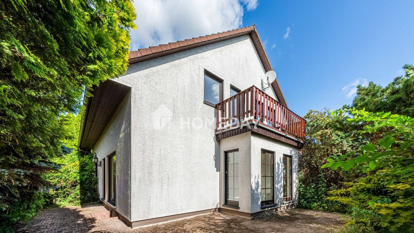 Großzügiges Einfamilienhaus mit Einliegerwohnung, Kamin, Gartenidylle & Pool in Priester, 4509 Krostitz