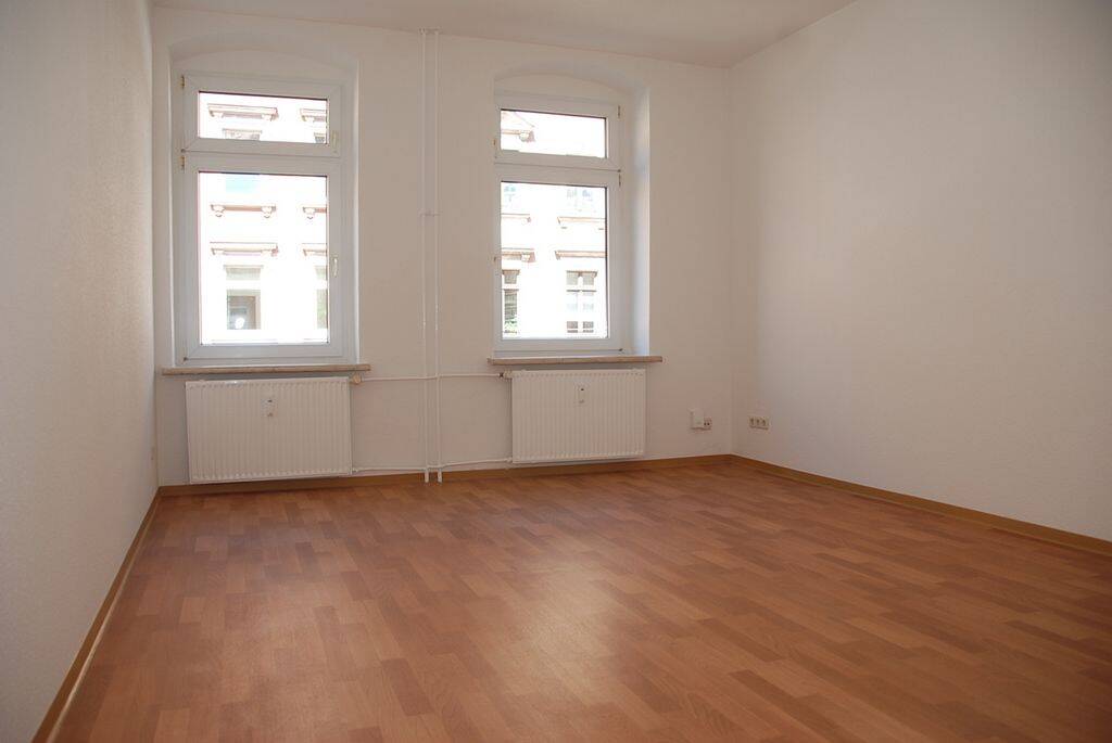 3-Raum-Altbauwohnung im Erdgeschoss – Chemnitz – Bild 1 von 3