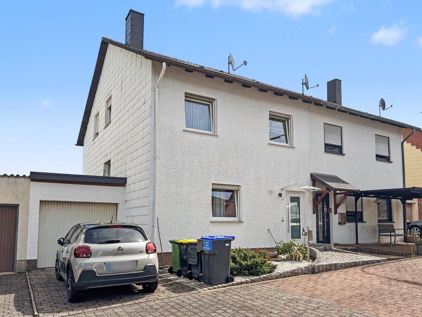 Geräumige Doppelhaushälfte mit viel Platz für die ganze Familie in Lebach, 66822 Lebach