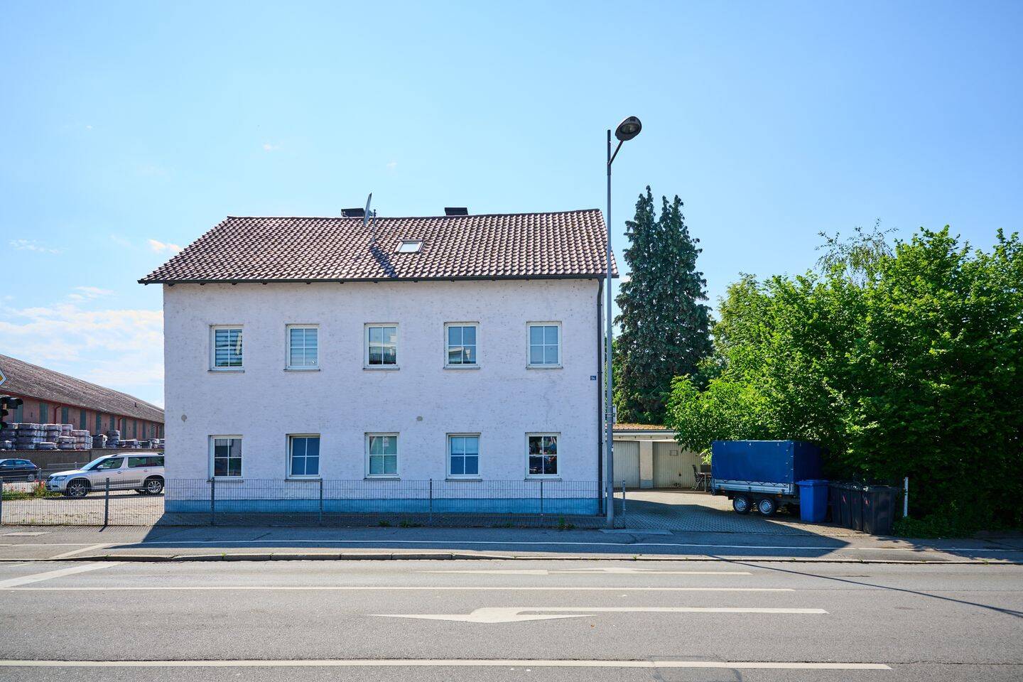 Solide Erträge heute, zusätzliche Perspektiven für morgen: MFH mit vier Einheiten in Straubing, 94315 Straubing