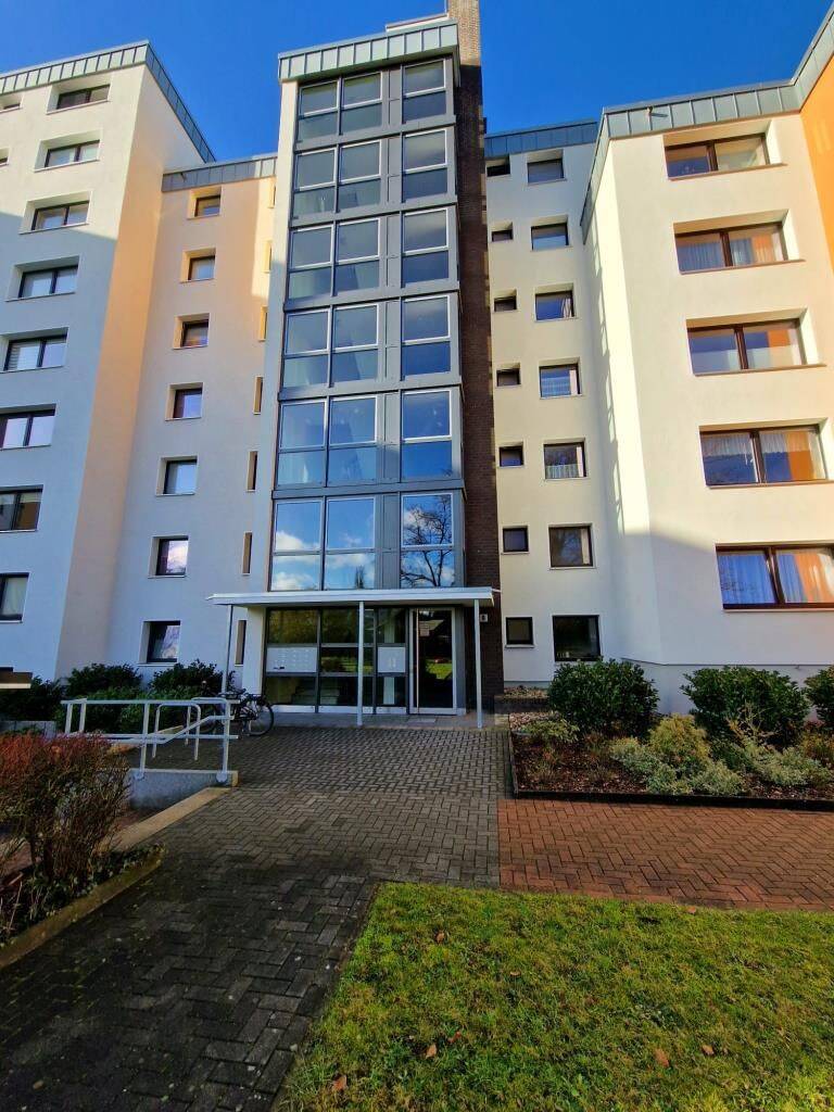 Schicke 4-Zimmer-Wohnung mit Loggia in zentraler Lage, 29223 Celle