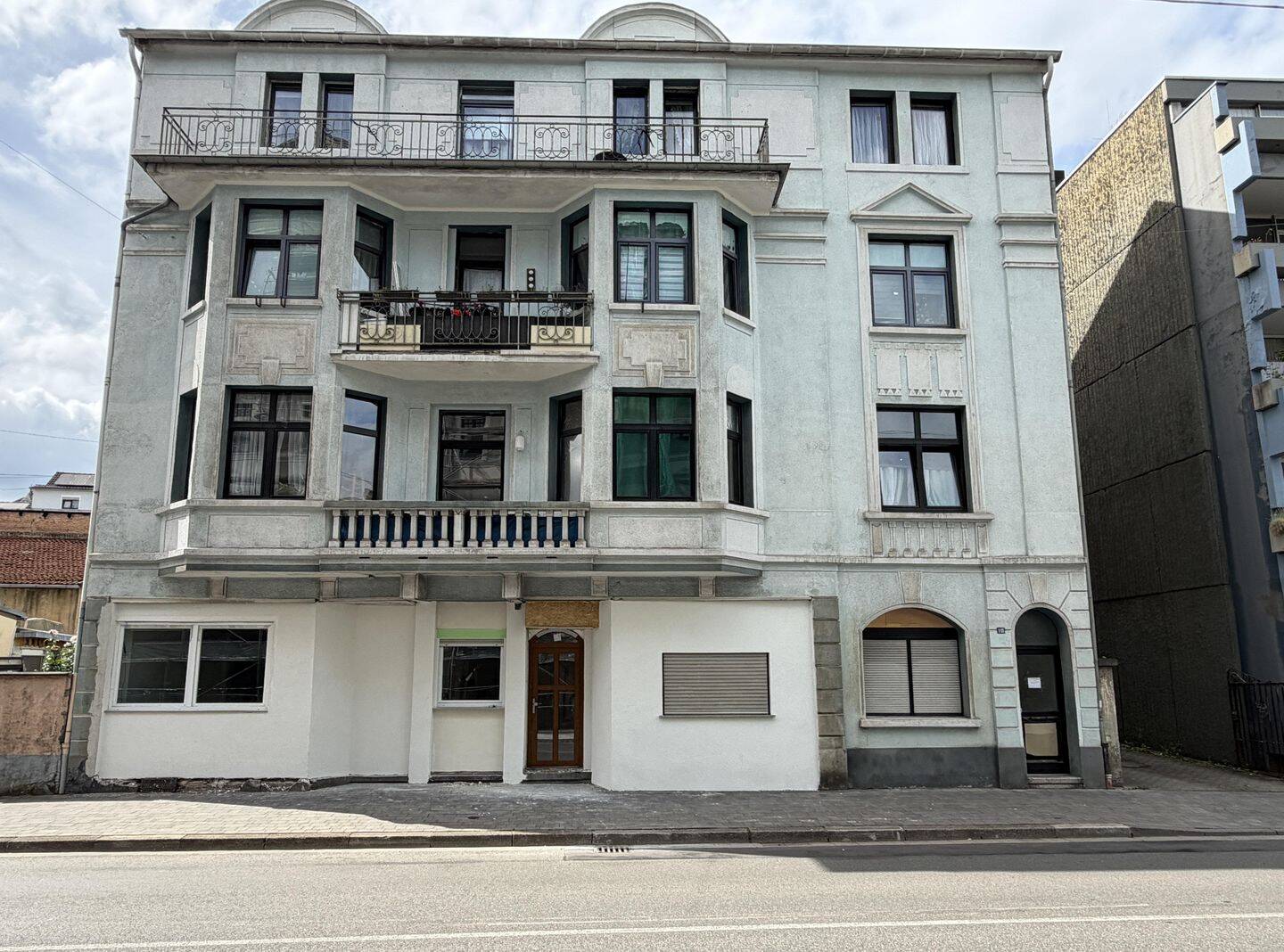 Interessantes Mehrfamilienhaus mit 5 Wohneinheiten und Entwicklungspotenzial in Sulzbach, 66280 Sulzbach/Saar
