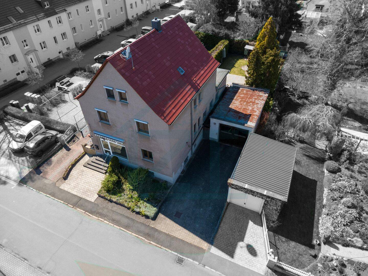 Solides Wohn- und Geschäftshaus mit vielseitigen Nutzungsmöglichkeiten und Entwicklungspotenzial, 99625 Kölleda