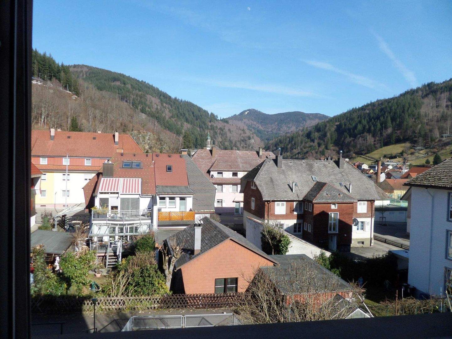 Kernsaniertes Reihenendhaus – attraktiv und hochwertig, 79674 Todtnau