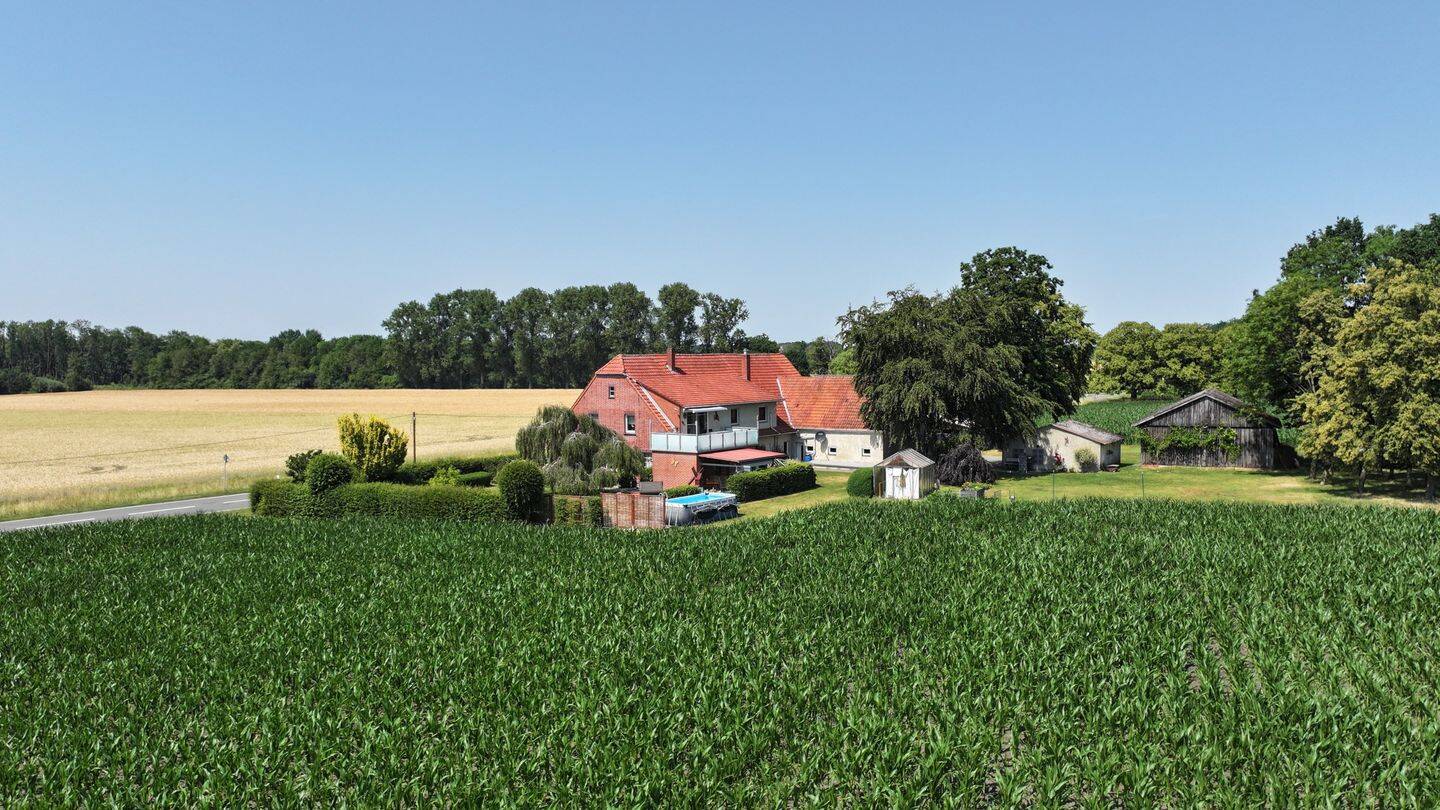 Großes Landhaus in stadtnaher Alleinlage auf einem ca. 3.702 m² Grundstück…, 32339 Espelkamp