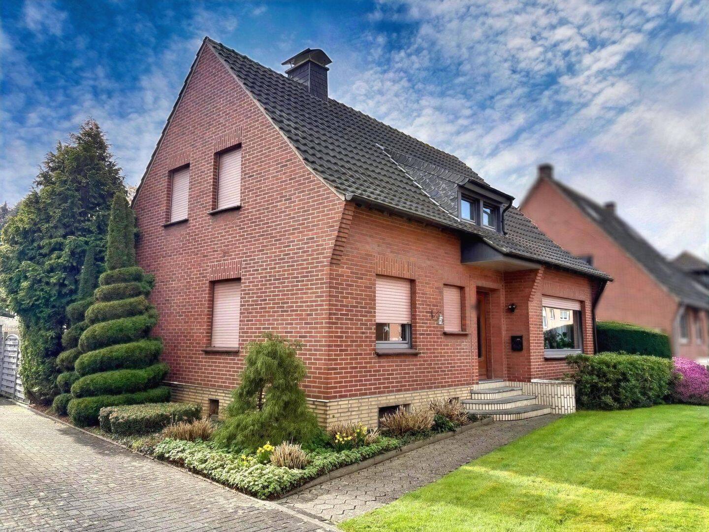 Frei stehendes Einfamilienhaus auf attraktivem Grundstück in Borth, 47495 Rheinberg