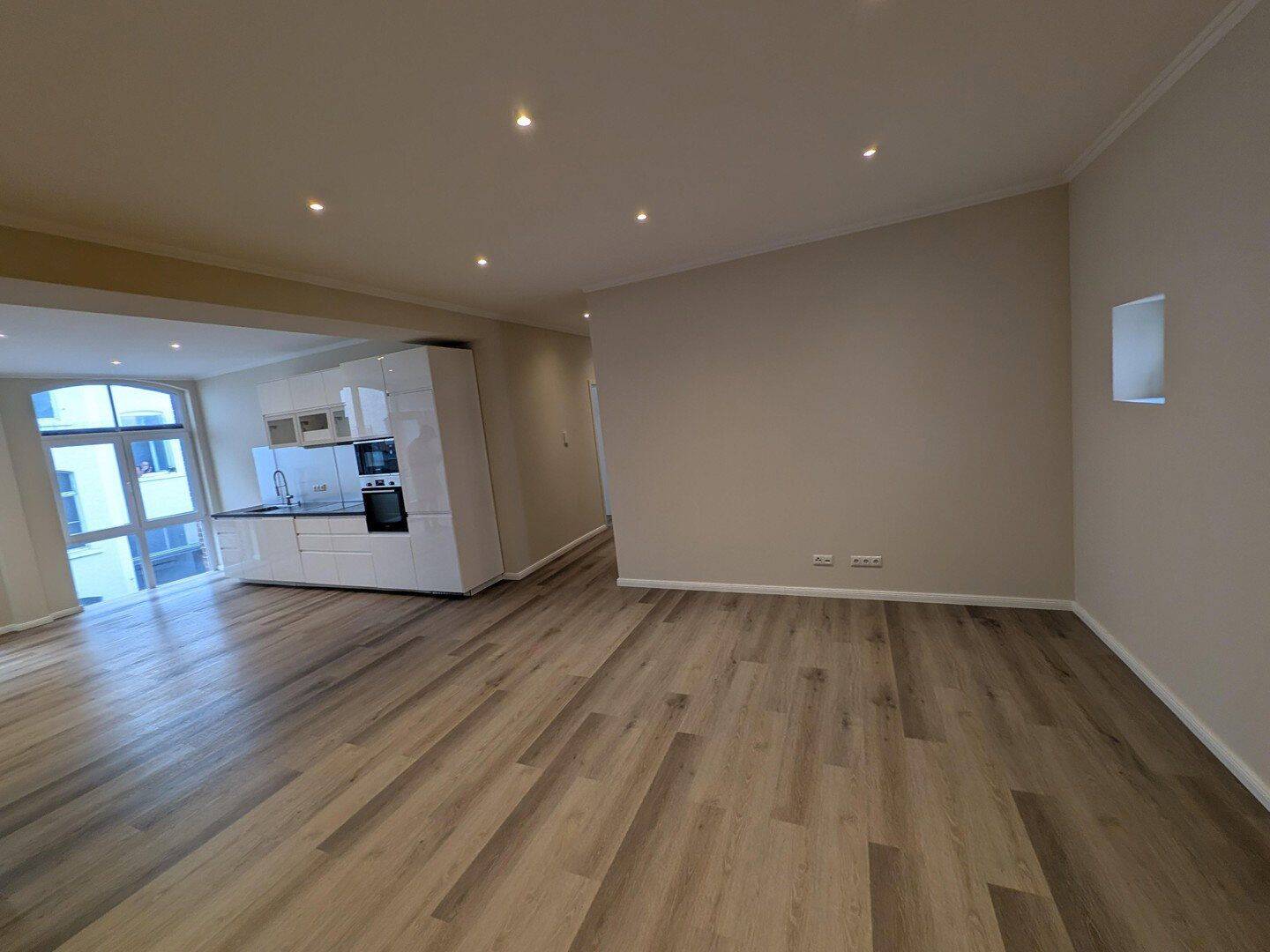 Top 5-Zimmer KfW Wohnung mit Küche, Balkon Bodenheizung in bester Lage von Wiesbaden Mitte, 65185 Wiesbaden (Wiesbaden)