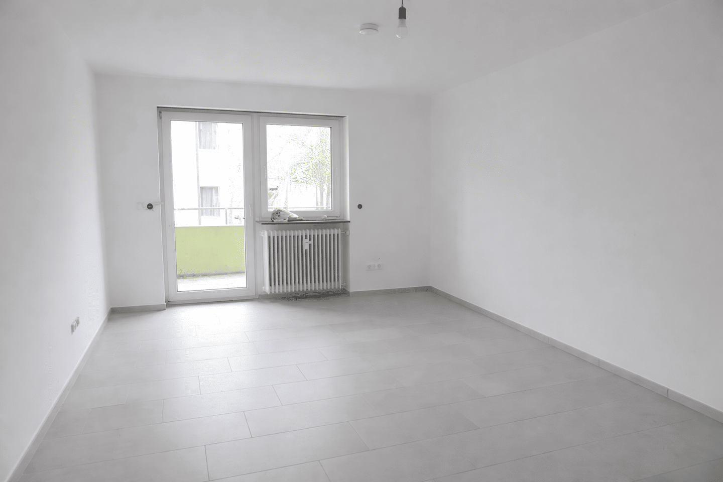 Bezugsfreie kernsanierte 2-Zimmer-Wohnung mit großem Sonnenbalkon in Ludwigshafen-Süd, 67061 Ludwigshafen am Rhein (Mitte Süd)