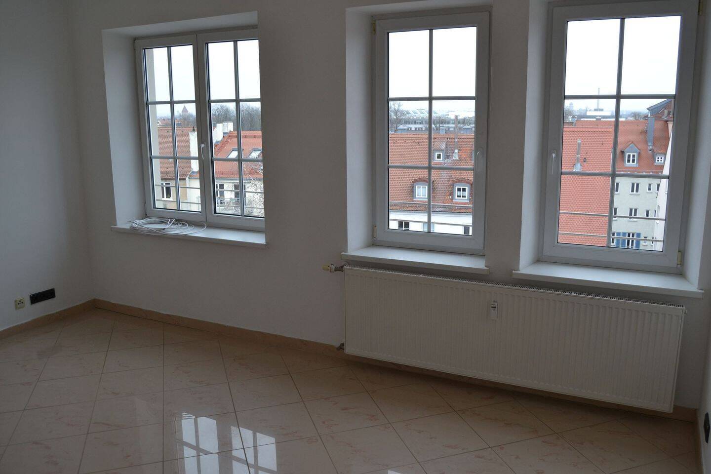 großzügige Dachgeschosswohnung über den Dächern der Altstadt, 86150 Augsburg (Innenstadt)