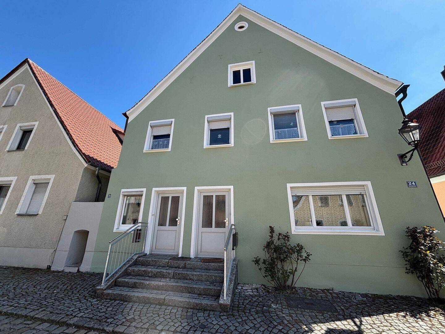 KAPITAL-ANLAGE: Vermietetes historisches Zweifamilien-Haus in Berching-Altstadt, 92334 Berching