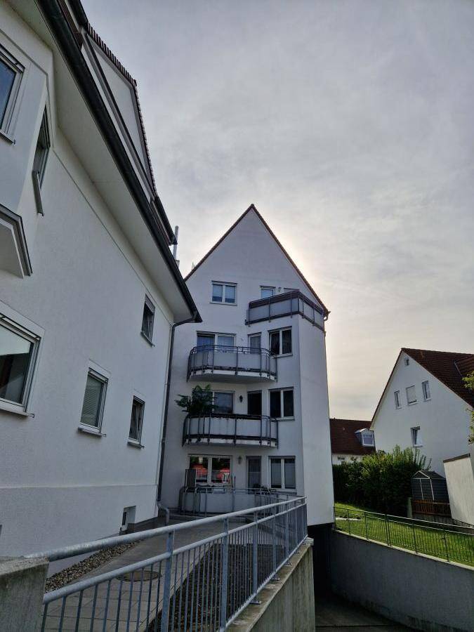Provisionsfrei* Charmante 3 Zimmer Maisonette Dachgeschosswohnung mit Balkon & TG Stellplatz in Illertissen, 89257 Illertissen
