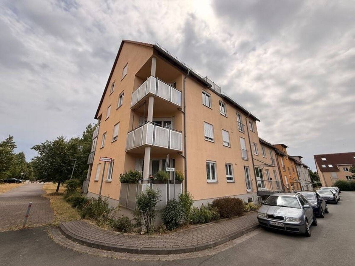 / 2-Raum Wohnung mit Balkon und TG-Stellplatz / ab 01.08.26, 4435 Schkeuditz