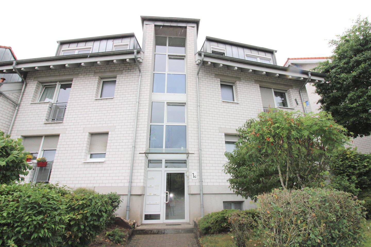 KL- Kaiserberg – Schöne 2-Zimmer-Wohnung mit Einbauküche, Balkon und TG-Stellplatz, 67657 Kaiserslautern (Innenstadt)
