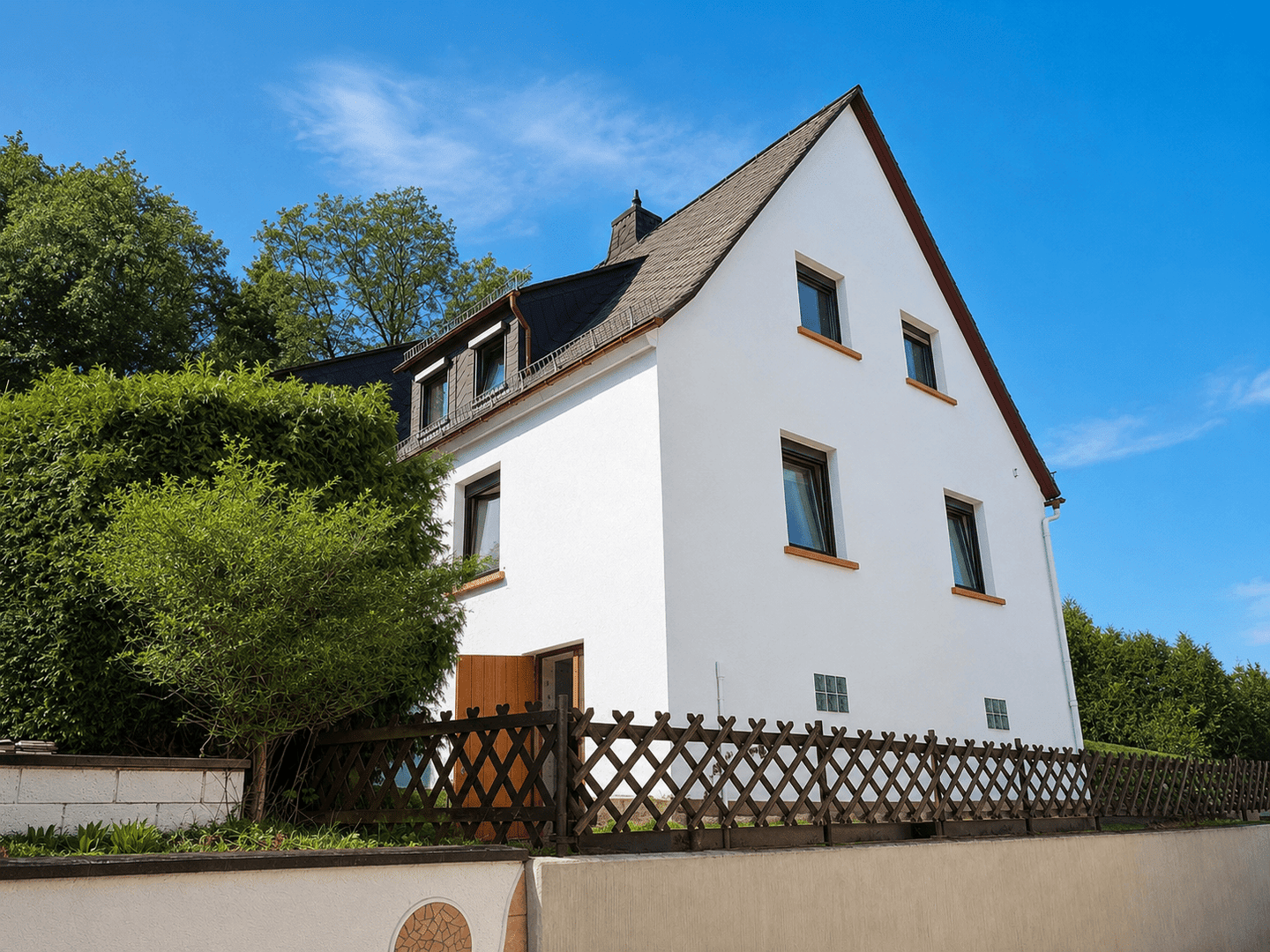 2-Familienhaus mit 1000qm Grundstück und 360 Grad Fernblick, 35614 Aßlar