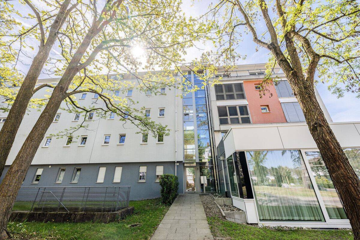 Nordstadt-Perle mit Südbalkon und Lift! Bezugsfreie Eigentumswohnung, 78224 Singen (Hohentwiel)