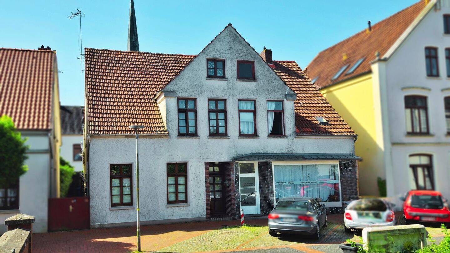 Stadthaus mit Ladenzeile in Brake – Wohnen und Arbeiten zentral und unter einem Dach, 26919 Brake (Unterweser)