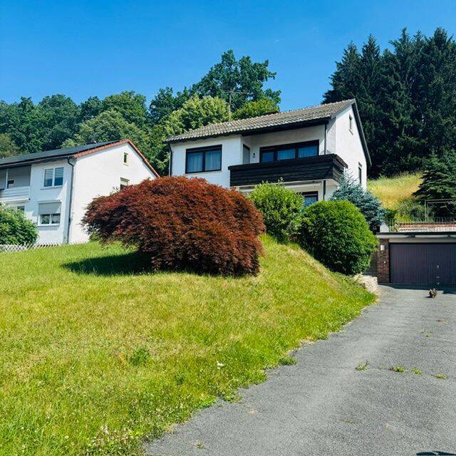 Freistehendes Einfamilienhaus mit Doppelgarage, 95512 Neudrossenfeld
