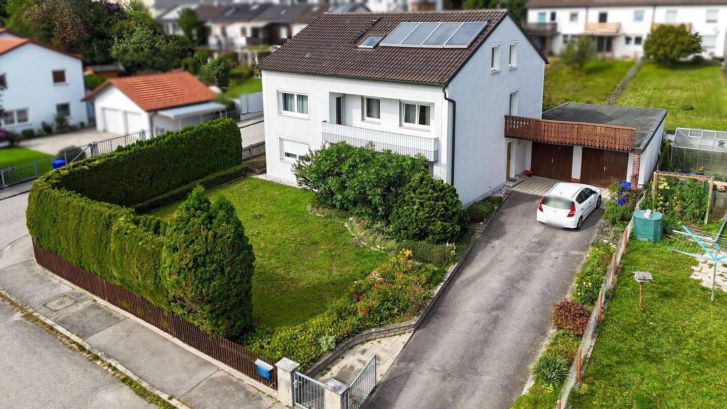 Leerstehendes Zweifamilienhaus mit Einliegerwohnung, großem Garten und viel Potenzial, 84508 Burgkirchen a.d. Alz